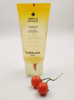 Guerlain-Abeille-Royale-Soin-en-mousse-nettoyant